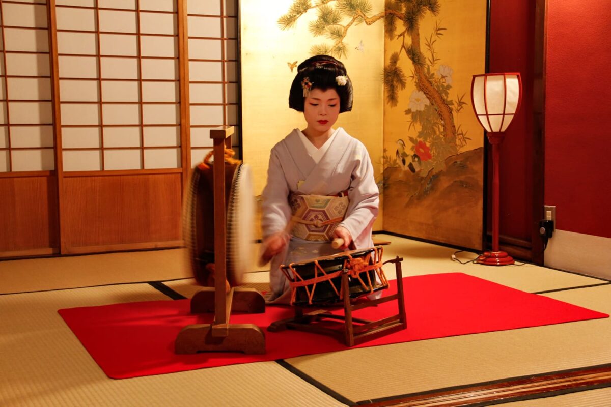 COPYRIGHT HoneyTrek MG 5645 1.jpg